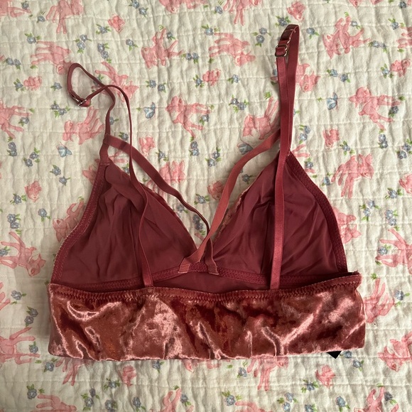 Pink velvet strappy triangle bralette - Picture 2 of 5